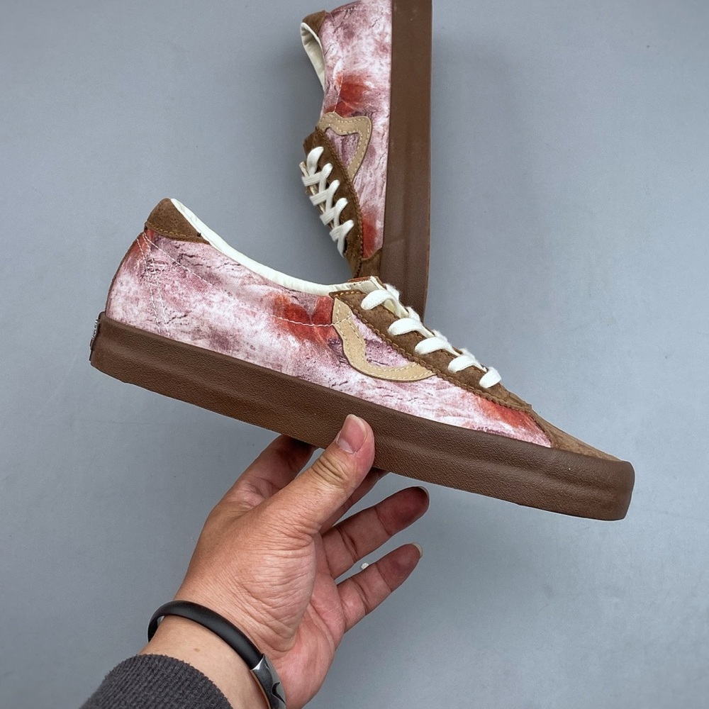 Vans Low Top Sneakers in Brown, Pink & Cream - Picture 3 of 9